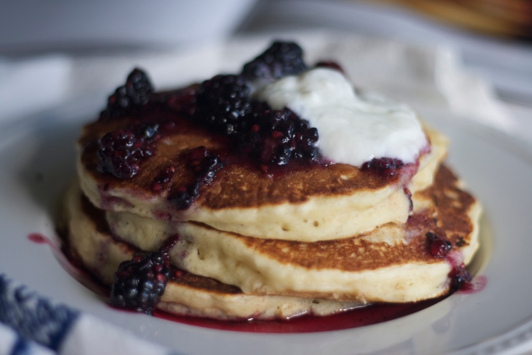 oatmeal yogurt pancakes with blackberry crush, newlywed cookbook, blackberry, breakfast, pancakes, yogurt, brunch, 